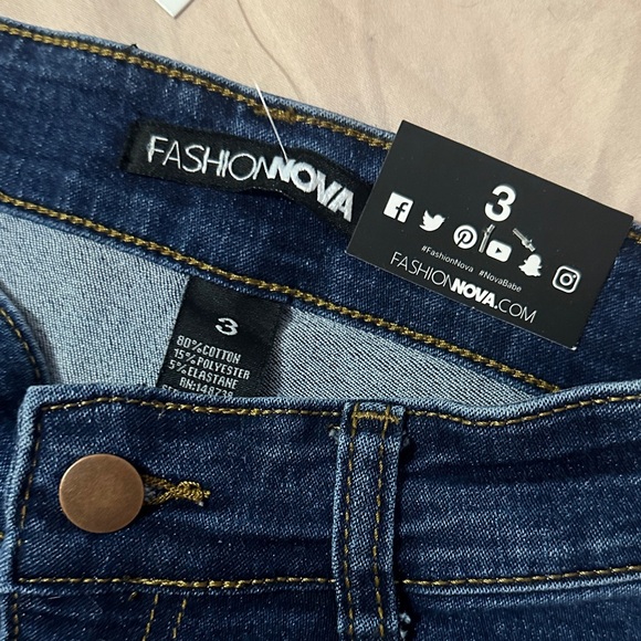 Fashion Nova Dark Blue Jean Shorts - Picture 4 of 4